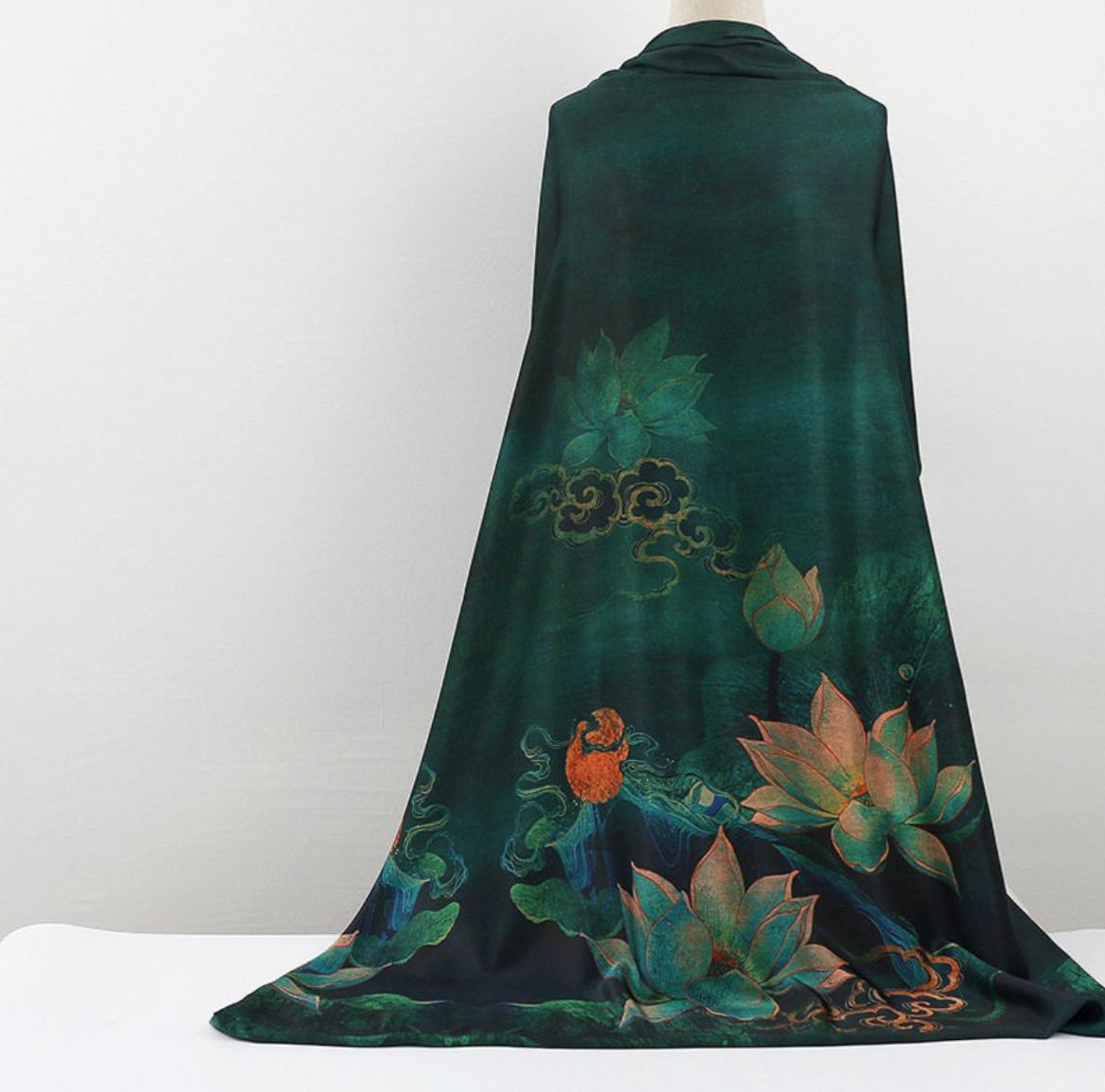 Ancient Paintings Satin Pake Muu (Green, orange, red)